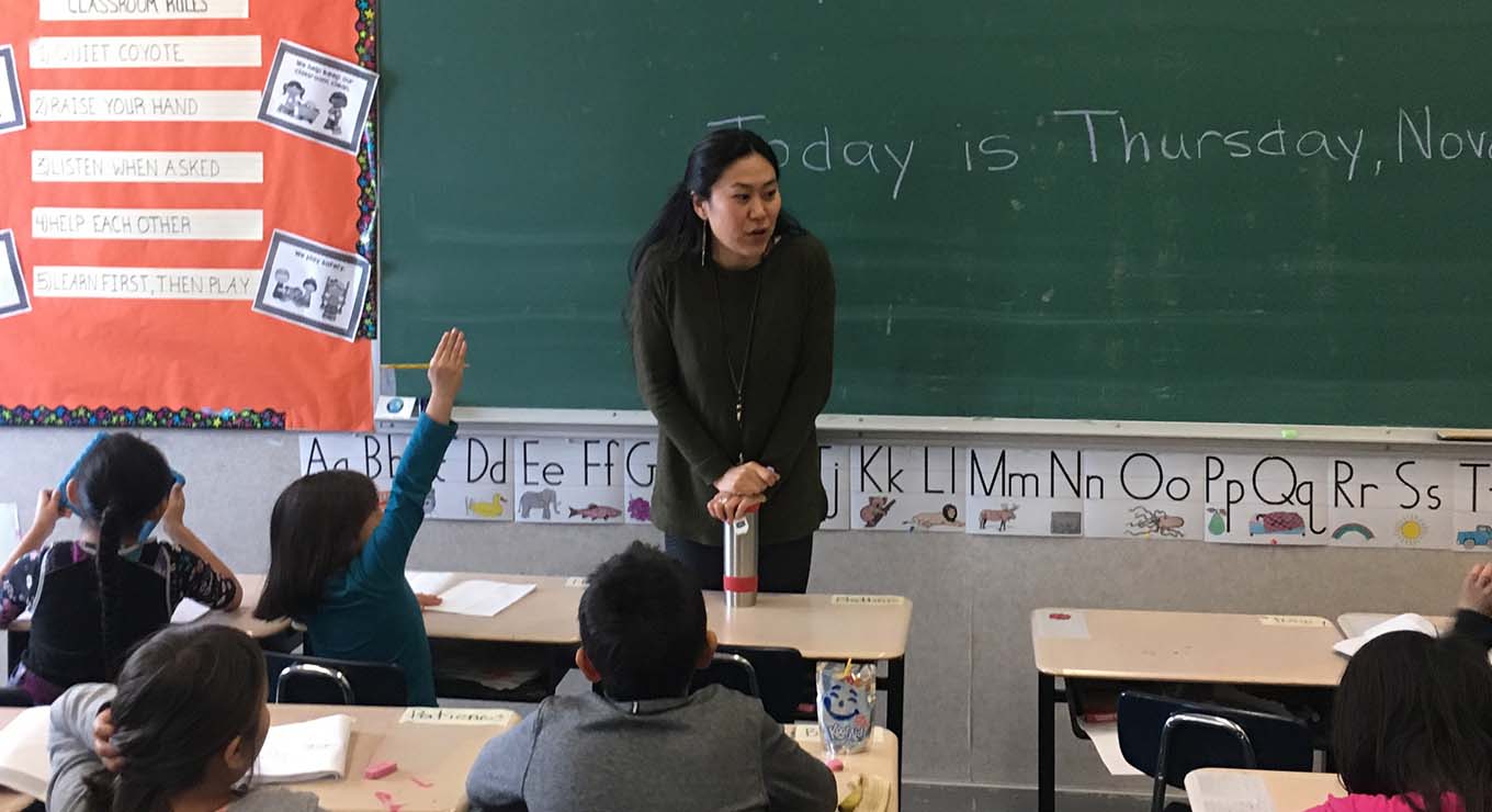 Teach For Canada teacher Sharon Lee teaching her students